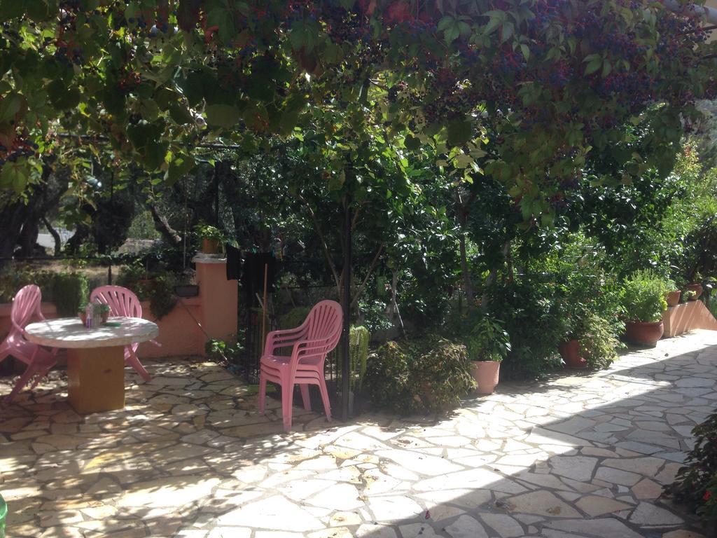 Athina Studios Палеокастрица Экстерьер фото