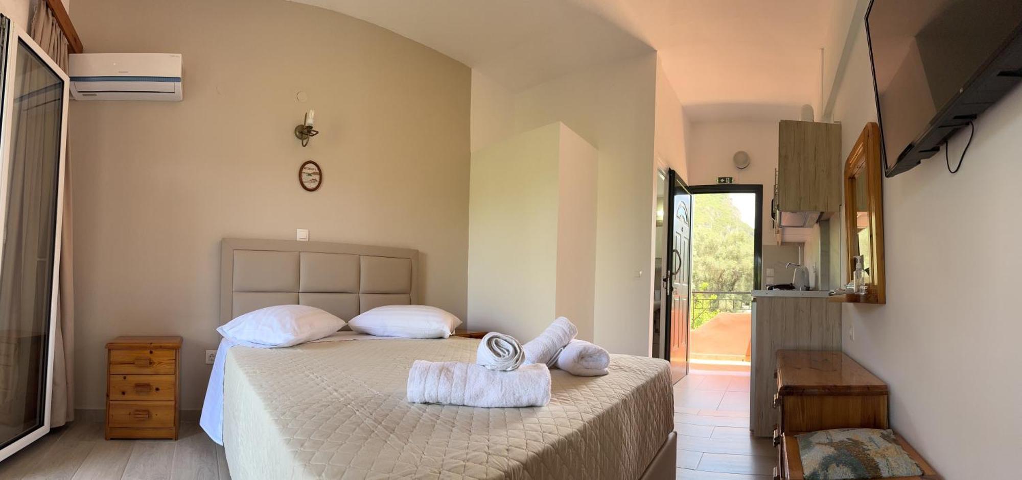 Athina Studios Палеокастрица Экстерьер фото