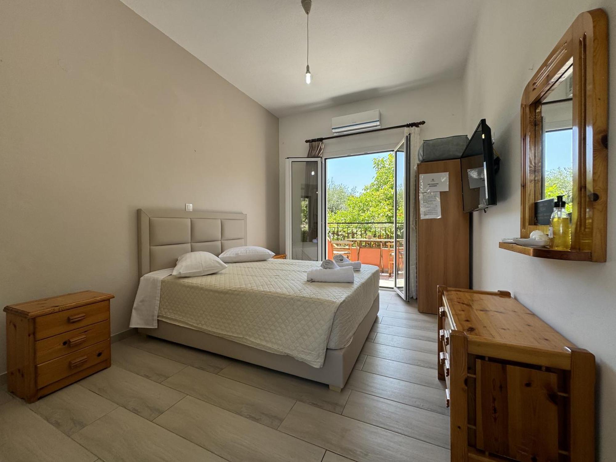 Athina Studios Палеокастрица Экстерьер фото