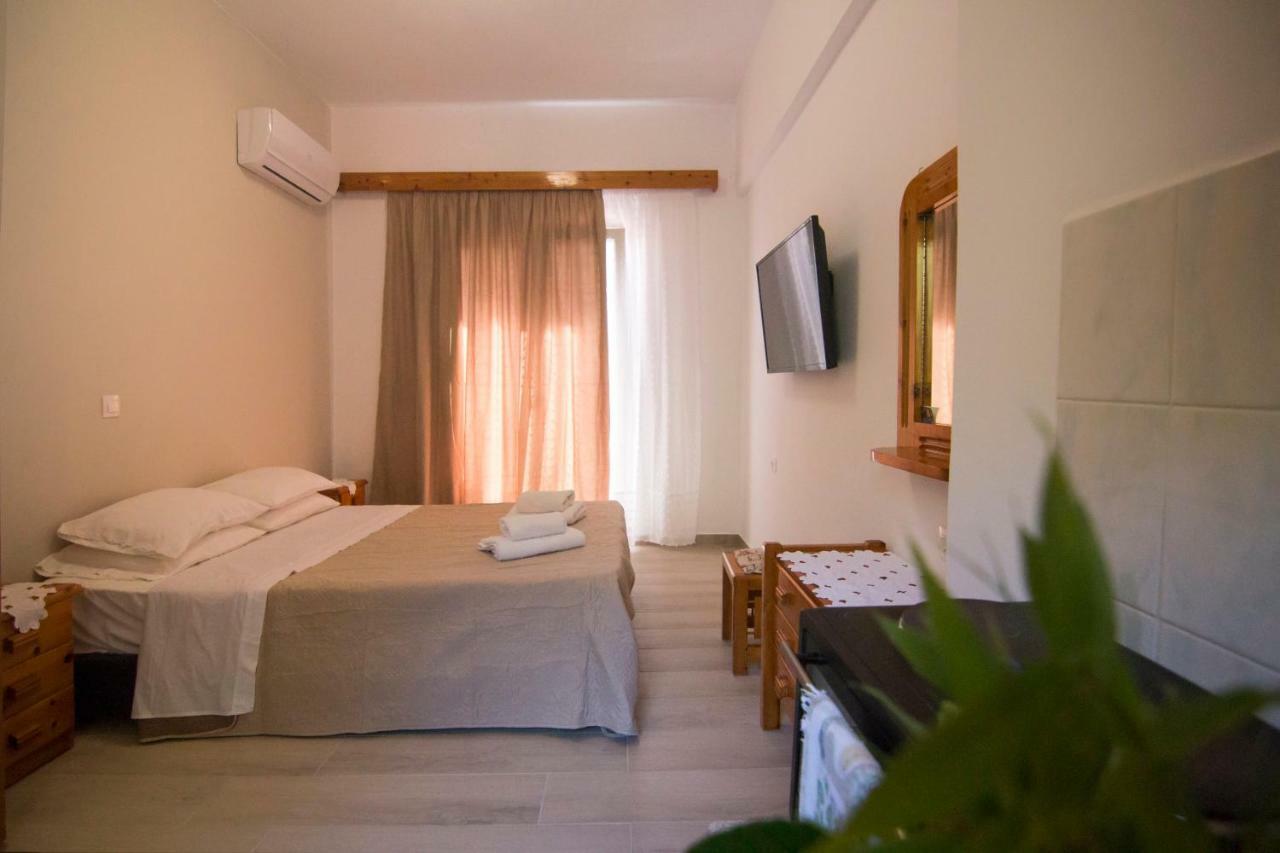 Athina Studios Палеокастрица Экстерьер фото