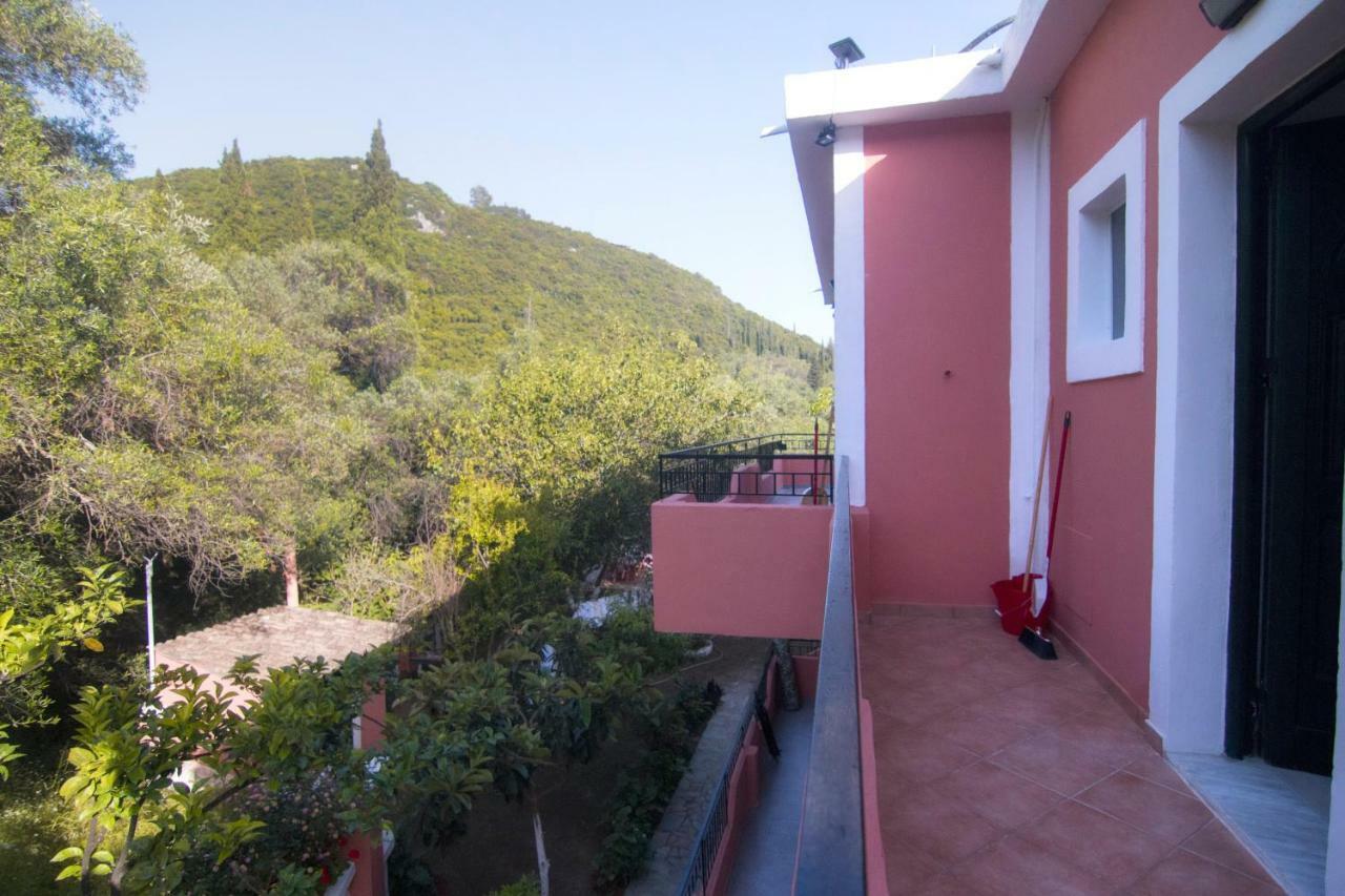 Athina Studios Палеокастрица Экстерьер фото