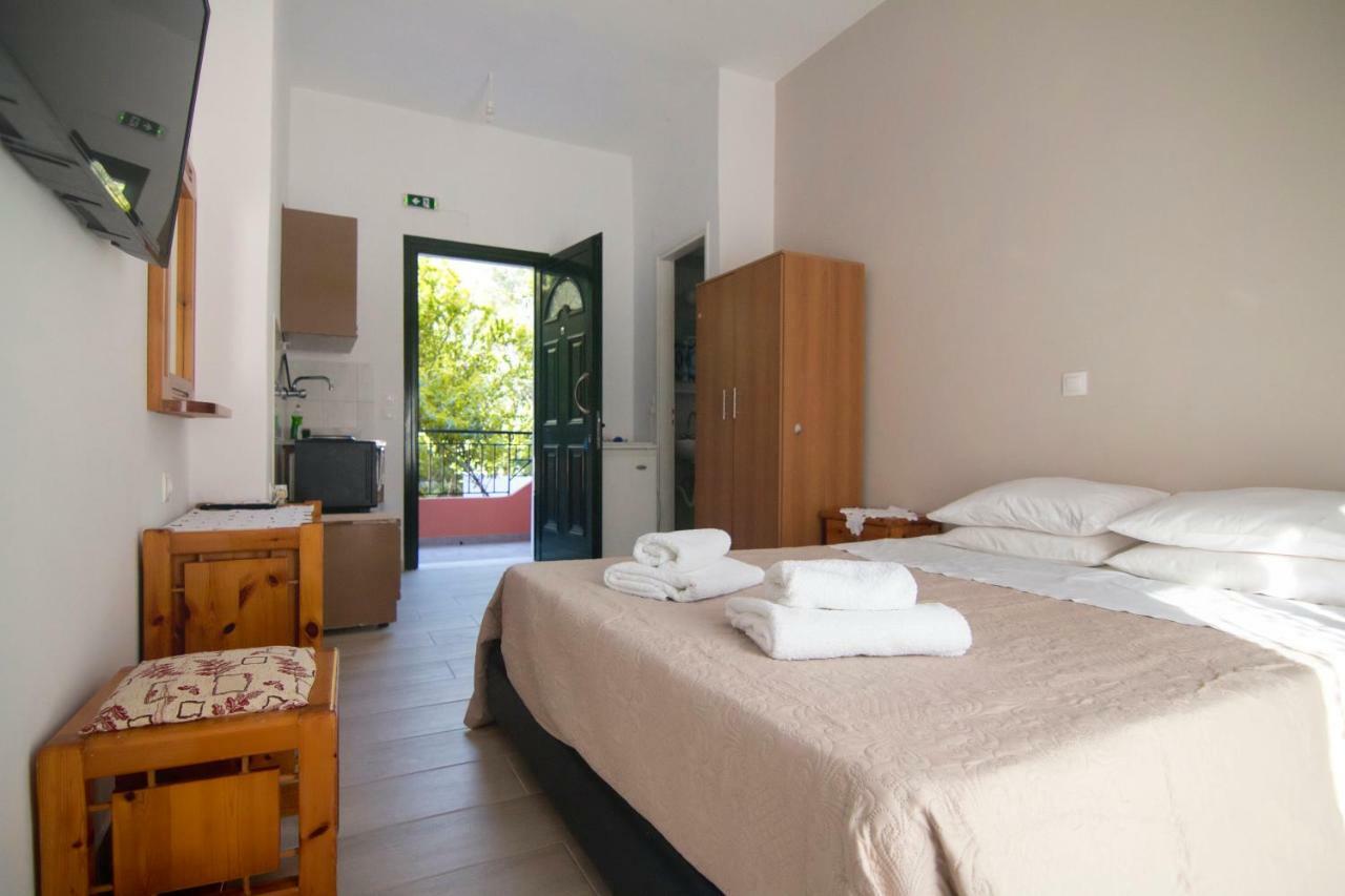 Athina Studios Палеокастрица Экстерьер фото